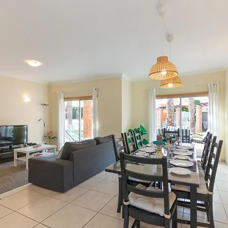 Jardins Vale De Santa Maria, With Pool Holiday home *